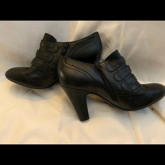 COPY - Gianni Bini Black Leather Booties - Picture 3 of 4